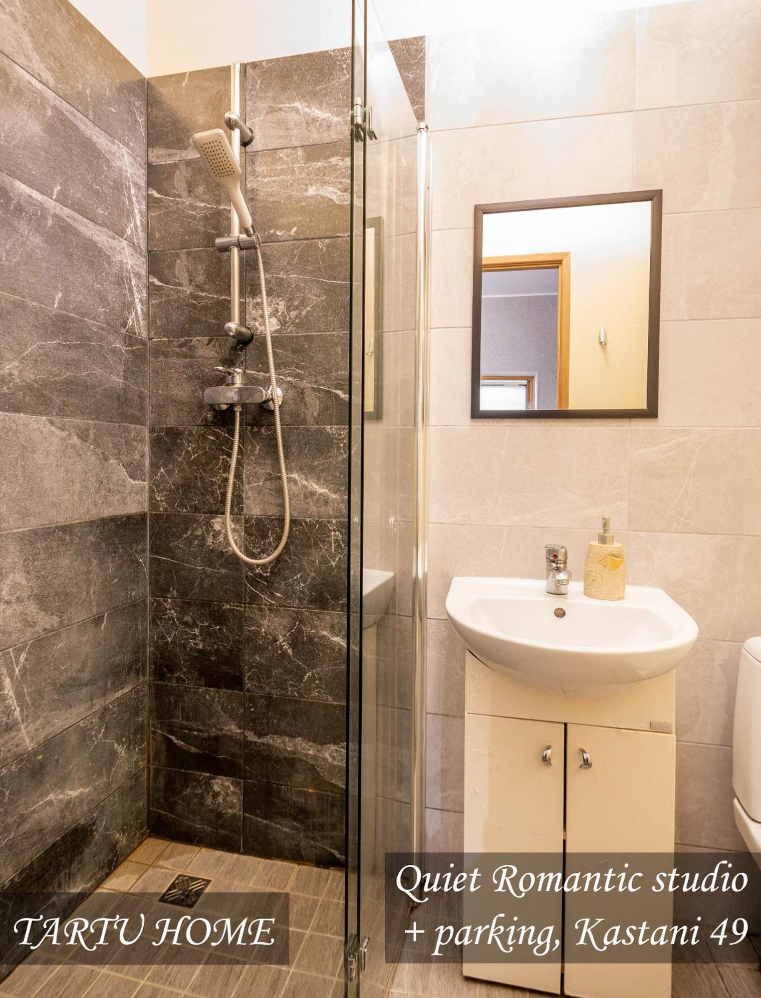 Quiet Romantic Studio Plus Parking, Tartu Home Luaran gambar